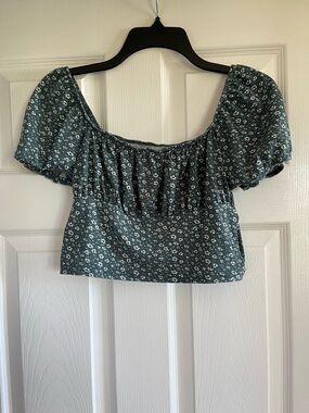 SHEIN Green Floral Off-Shoulder Puff Sleeve Crop Top